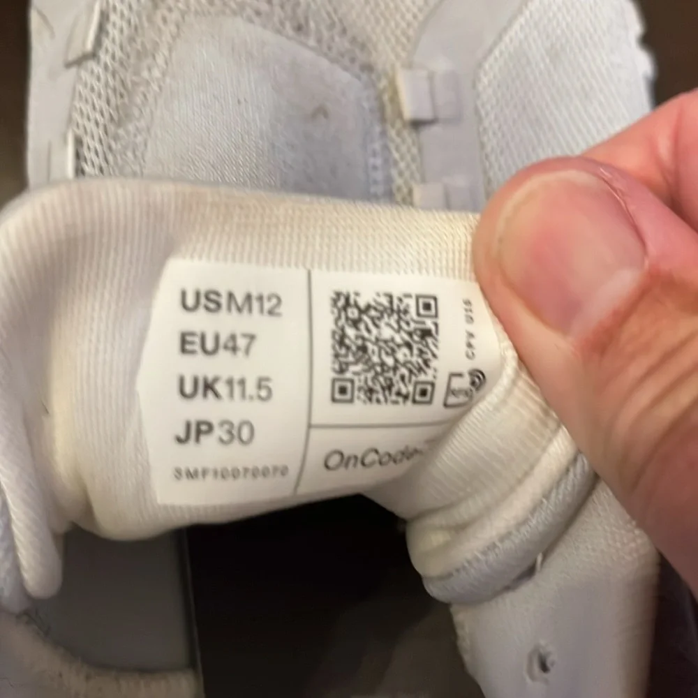 On Cloud Mens shoes
